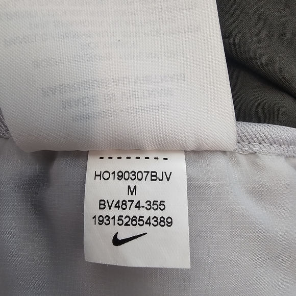 Nike Aerolayer Running Jacket Men’s Medium Green Windproof Lightweight - Picture 15 of 16